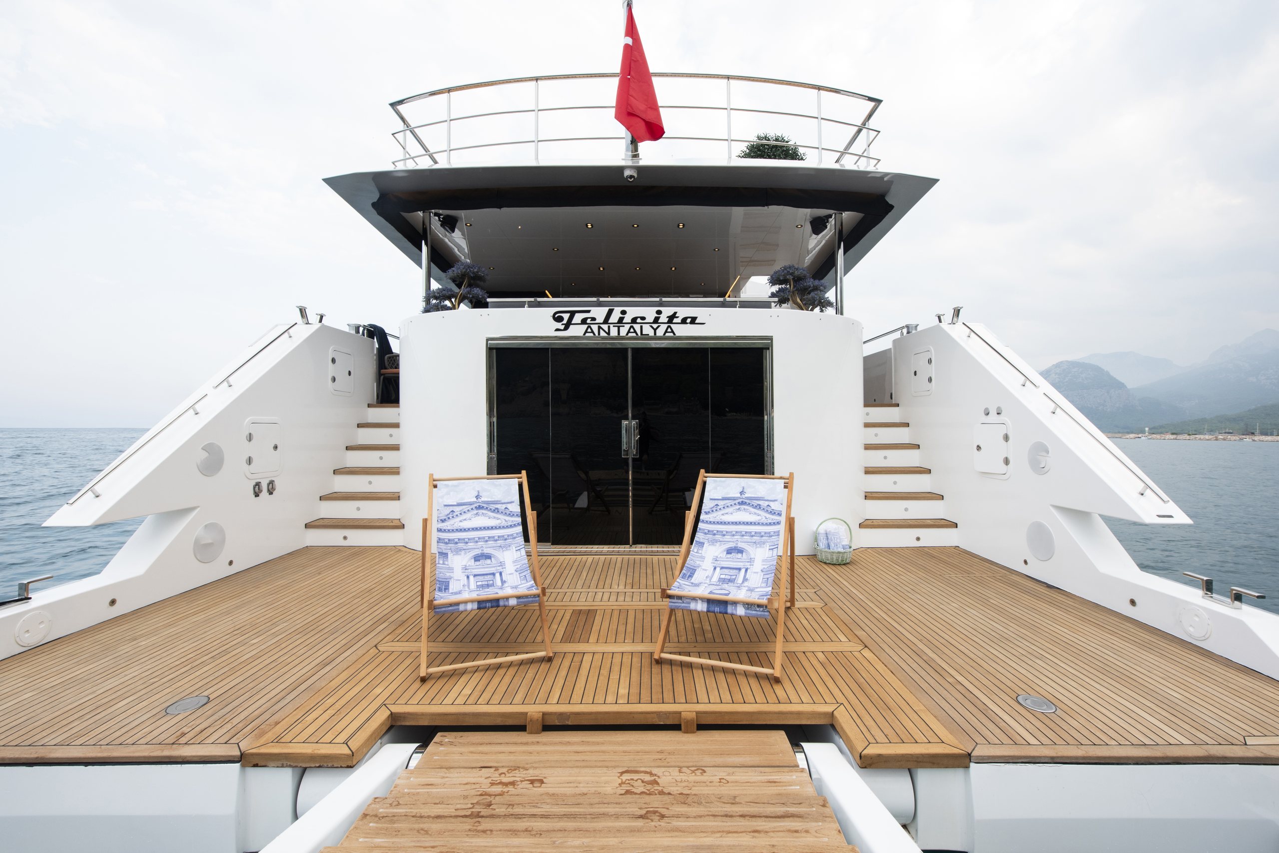 Felicita beach club ve yüzme platformu