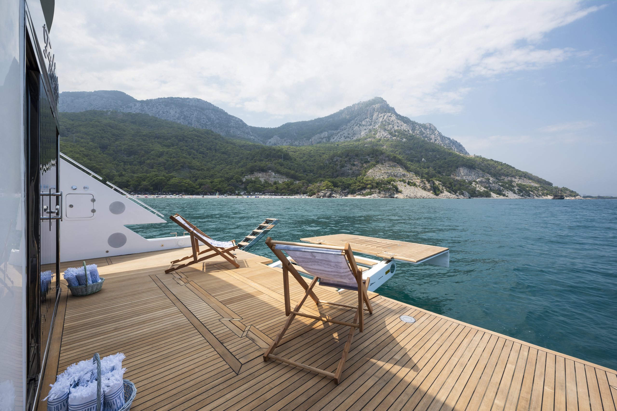 Felicita beach club ve yüzme platformu